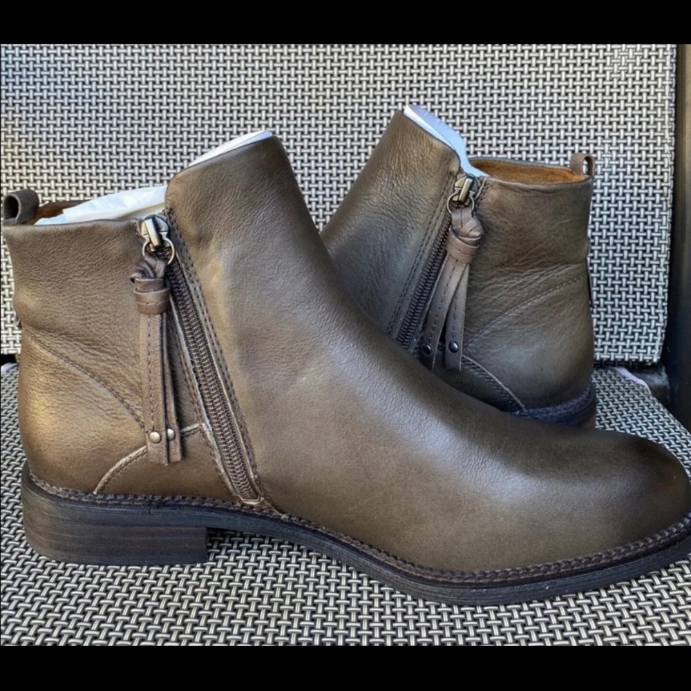 New franco sarto hyla women leather booties. size 7 ONLY available
